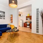 Singer R161 Apartman Budapest