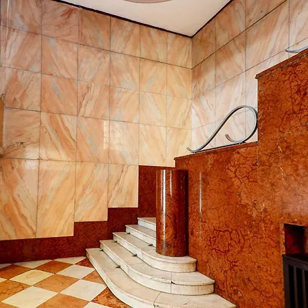 Singer R161 Apartman Budapest