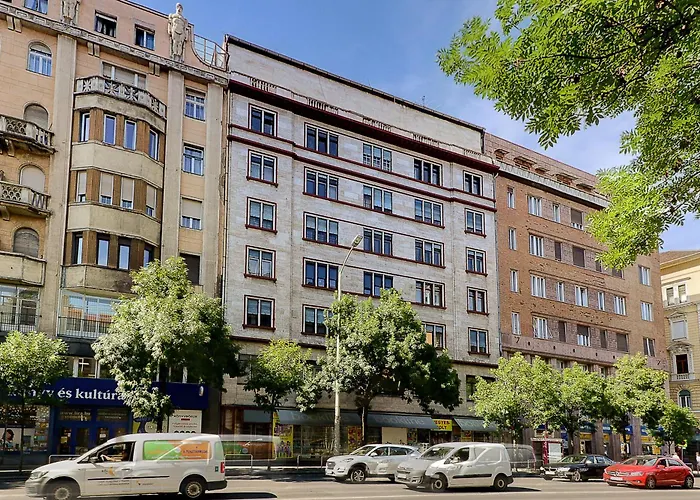 Luxury R161 * Budapest
